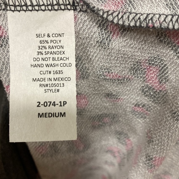 NWOT Andree by Unit short sleeve top medium - Picture 6 of 7